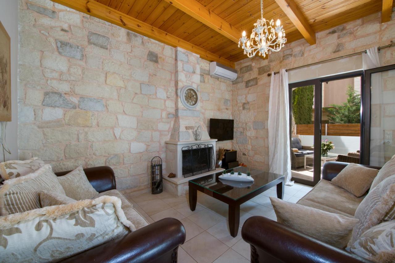 Villa Constancia Stalos Exterior photo